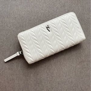 Simply Vera, Vera wang- Wallet new without tags